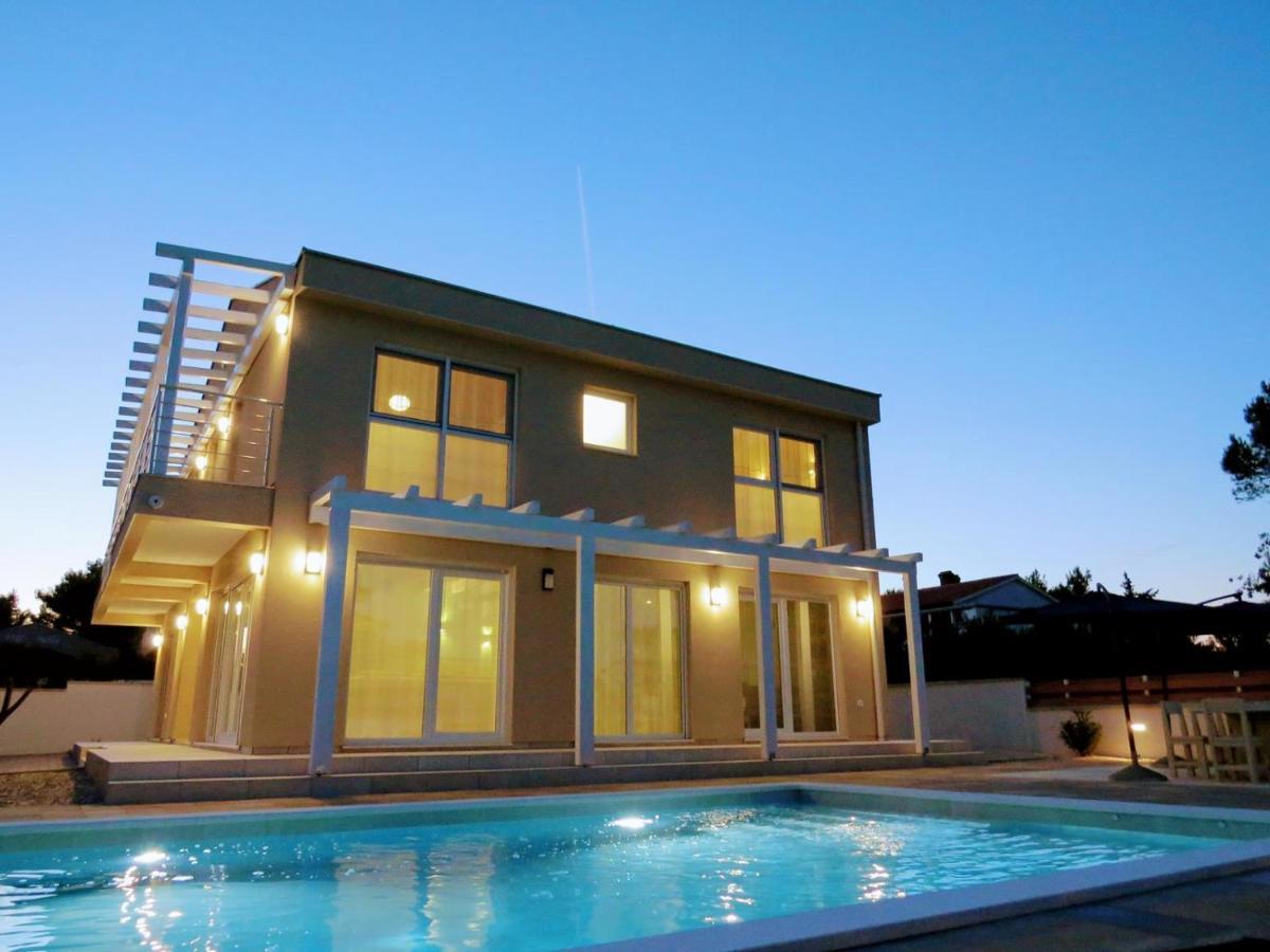 Villa Olivia - New And Modern House With Pool, Souna, Jacuzzi & Playground, Liznjan - Istra Dış mekan fotoğraf