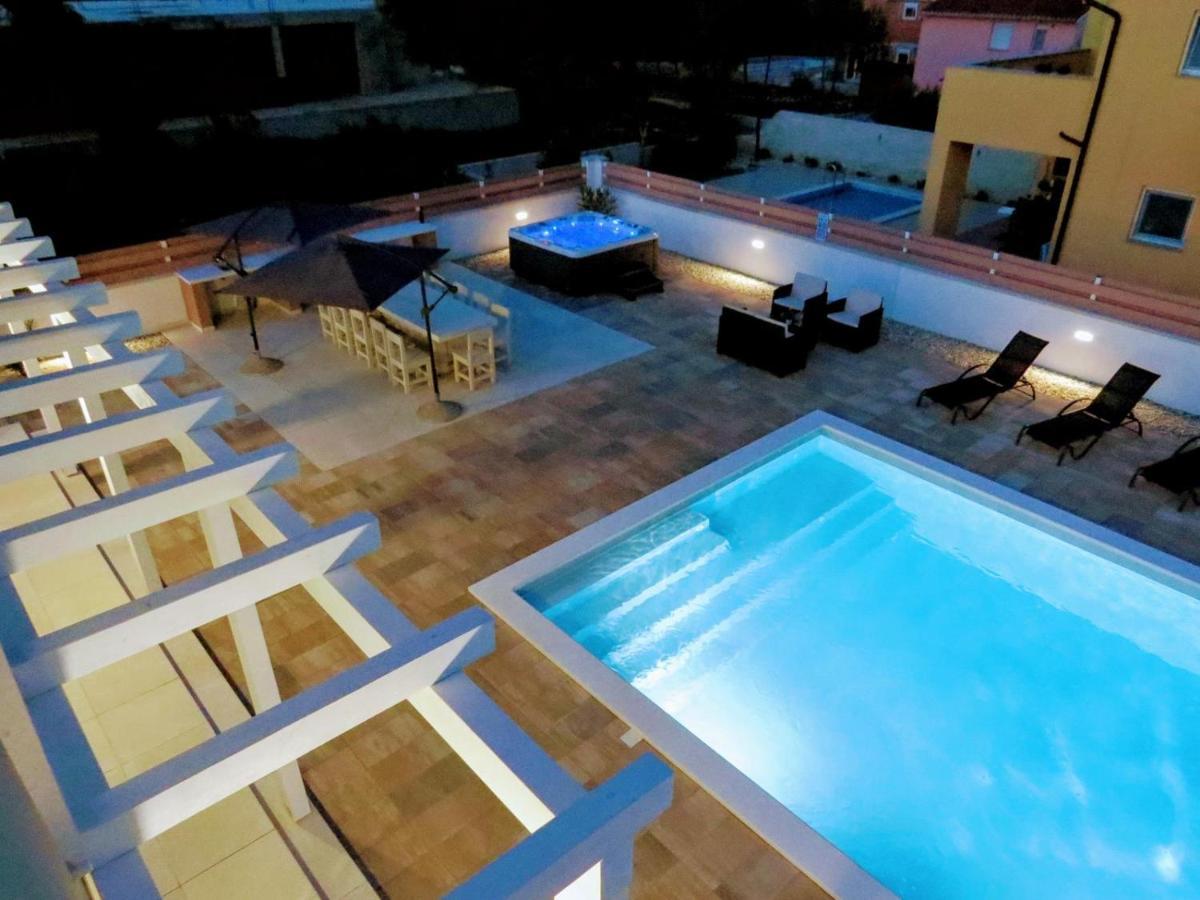 Villa Olivia - New And Modern House With Pool, Souna, Jacuzzi & Playground, Liznjan - Istra Dış mekan fotoğraf