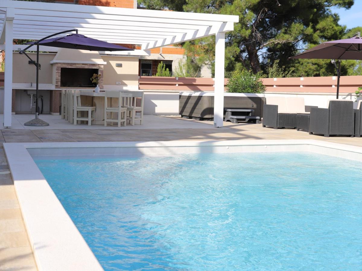 Villa Olivia - New And Modern House With Pool, Souna, Jacuzzi & Playground, Liznjan - Istra Dış mekan fotoğraf